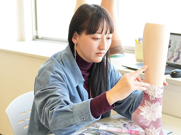 株式会社セシール